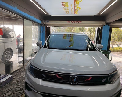 襄陽汽車玻璃更換：自己買汽車玻璃找師傅安裝，這些細節得盯緊